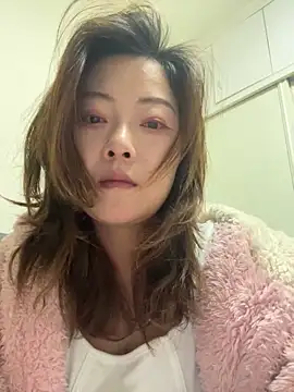 Snapshot of zhouchunhua chatting on 10/27/25, 04:00 zhouchunhua online show from 10/27/25, 04:00