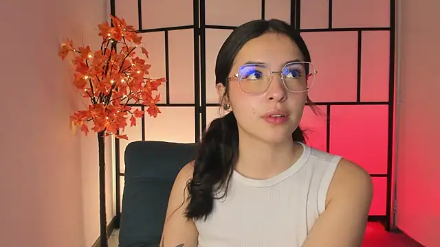 Snapshot of Sweet_pay chatting on 11/19/25, 01:00 Sweet pay online show from 11/19/25, 01:00