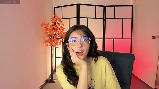 Snapshot of Sweet_pay chatting on 11/24/25, 12:16 Sweet pay online show from 11/24/25, 12:16