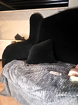 Snapshot of WhimsicalBirdette chatting on 04/15/26, 09:48 WhimsicalBirdette online show from 04/15/26, 09:48