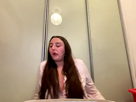 Playfulvixen25 online show from 10/06/25, 12:08