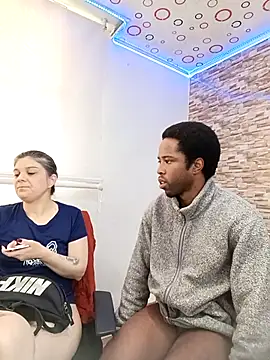 Snapshot of Yin_yang_hot chatting on 11/29/25, 04:54 Yin yang hot online show from 11/29/25, 04:54