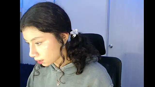 Ivonnybonn online show from 11/05/25, 05:18