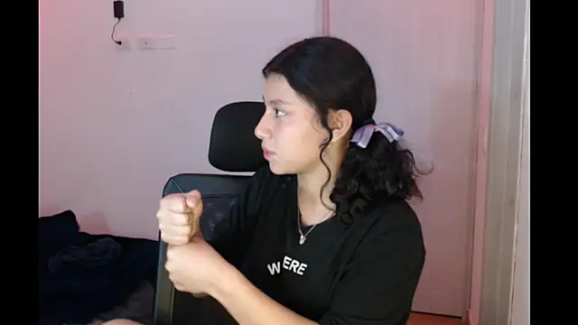 Ivonnybonn online show from 11/14/25, 10:36