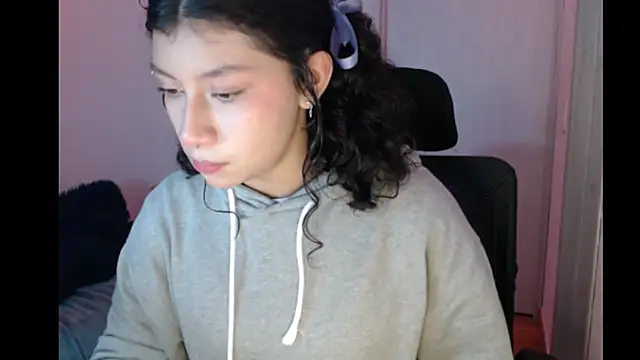 Ivonnybonn online show from 11/21/25, 06:23