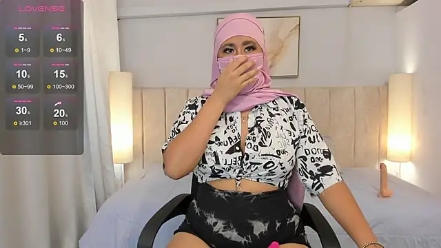 Snapshot of Ridwana_Haddad chatting on 09/29/25, 01:05 Ridwana Haddad online show from 09/29/25, 01:05