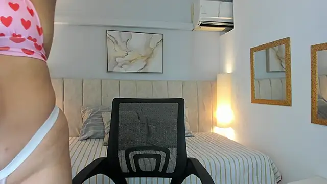 Snapshot of Ridwana_Haddad chatting on 10/16/25, 12:17 Ridwana Haddad online show from 10/16/25, 12:17