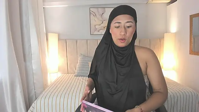 Snapshot of Ridwana_Haddad chatting on 10/21/25, 12:17 Ridwana Haddad online show from 10/21/25, 12:17