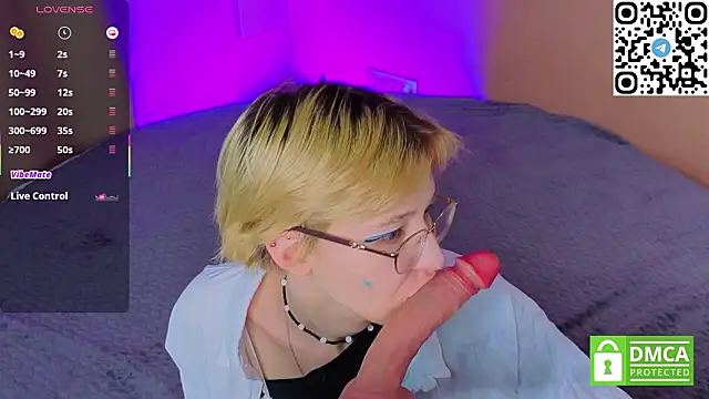 Snapshot of Sharlikiss chatting on 03/12/26, 03:18 Sharlikiss online show from 03/12/26, 03:18