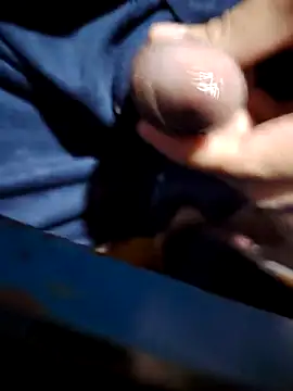 Snapshot of Sir_clouden chatting on 10/31/25, 02:12 Sir clouden online show from 10/31/25, 02:12