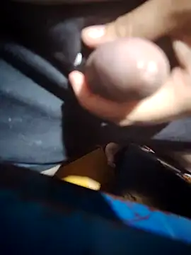 Snapshot of Sir_clouden chatting on 11/22/25, 04:22 Sir clouden online show from 11/22/25, 04:22