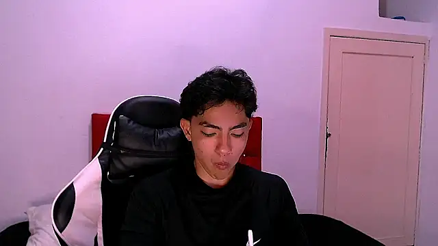 RomeoMillerr online show from 11/22/25, 07:24