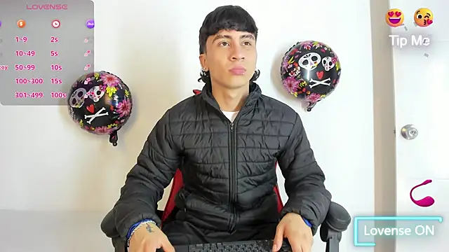 XaanderGrey online show from 10/18/25, 07:36