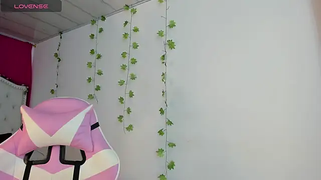 XaanderGrey online show from 12/15/25, 07:18