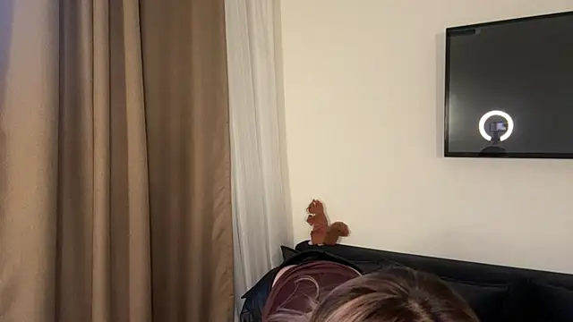 Snapshot of Ur_neighbor_Kira chatting on 03/28/26, 01:22 Ur neighbor Kira online show from 03/28/26, 01:22