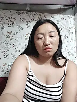 Snapshot of zhen-zo chatting on 05/20/26, 03:29 zhen-zo online show from 05/20/26, 03:29