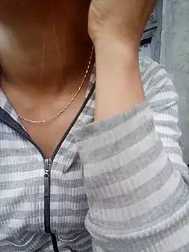 nhinhi-sexy online show from 10/03/25, 02:19