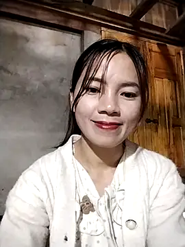 Snapshot of lmc-zz chatting on 05/08/26, 01:33 lmc-zz online show from 05/08/26, 01:33