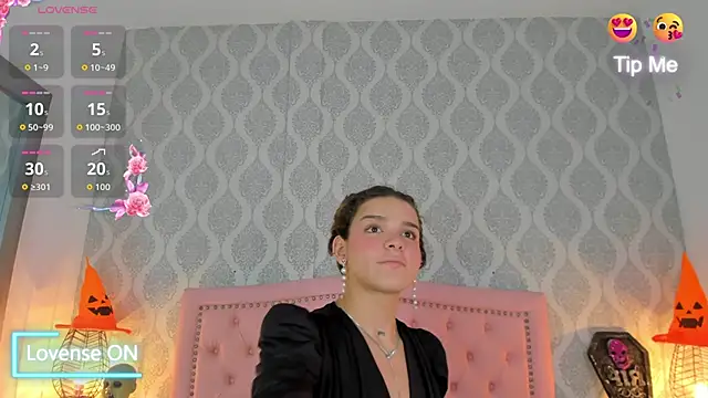 Snapshot of kendallspears_1 chatting on 10/31/25, 03:40 kendallspears 1 online show from 10/31/25, 03:40