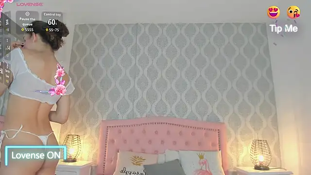 Snapshot of kendallspears_1 chatting on 11/03/25, 03:52 kendallspears 1 online show from 11/03/25, 03:52