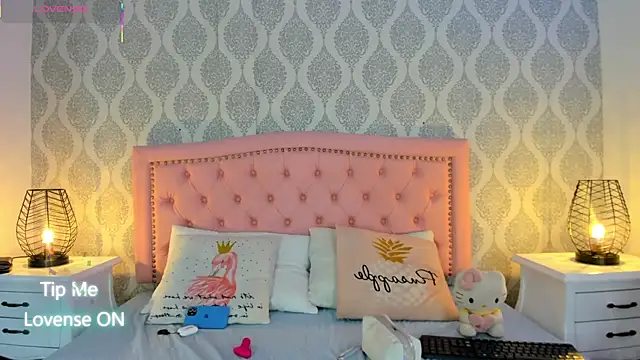 Snapshot of kendallspears_1 chatting on 11/11/25, 03:50 kendallspears 1 online show from 11/11/25, 03:50