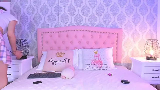 Snapshot of kendallspears_1 chatting on 11/14/25, 03:38 kendallspears 1 online show from 11/14/25, 03:38