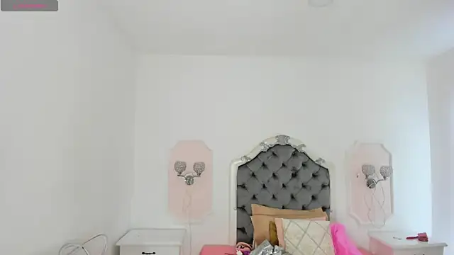 Snapshot of kendallspears_1 chatting on 04/09/26, 03:39 kendallspears 1 online show from 04/09/26, 03:39