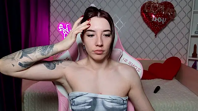 Snapshot of Curious_Lily chatting on 03/19/26, 12:47 Curious Lily online show from 03/19/26, 12:47