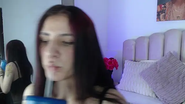 Snapshot of isa_bigassx chatting on 11/04/25, 04:44 isa bigassx online show from 11/04/25, 04:44