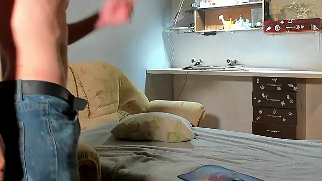 Snapshot of sweet_smith8 chatting on 03/25/26, 10:43 sweet smith8 online show from 03/25/26, 10:43