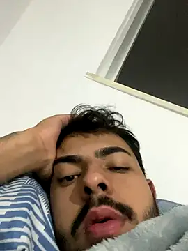 artzin2334 online show from 09/26/25, 07:45