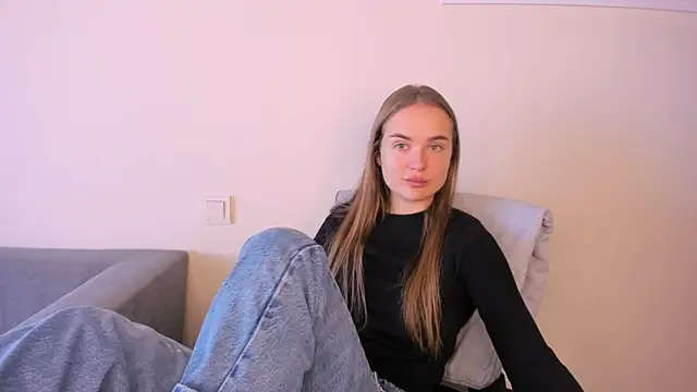 Snapshot of LilMary_ chatting on 10/29/25, 07:21 LilMary online show from 10/29/25, 07:21