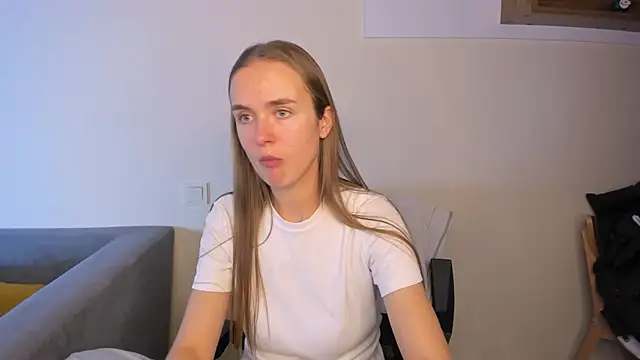 Snapshot of LilMary_ chatting on 11/10/25, 01:43 LilMary online show from 11/10/25, 01:43