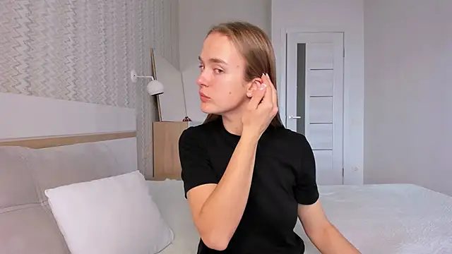 Snapshot of LilMary_ chatting on 11/14/25, 11:31 LilMary online show from 11/14/25, 11:31