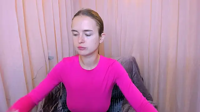 Snapshot of LilMary_ chatting on 11/21/25, 06:45 LilMary online show from 11/21/25, 06:45