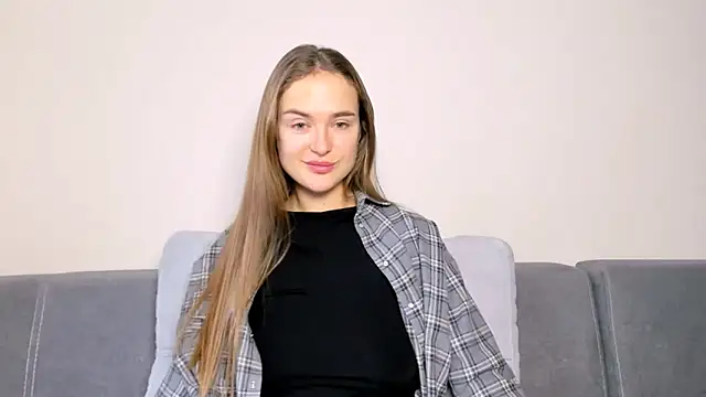 Snapshot of LilMary_ chatting on 12/18/25, 07:14 LilMary online show from 12/18/25, 07:14