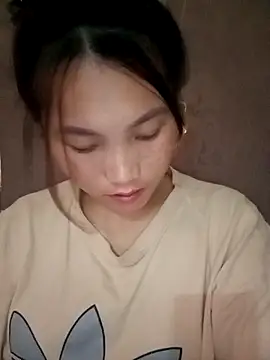 Snapshot of min-xinh chatting on 10/02/25, 05:47 min-xinh online show from 10/02/25, 05:47