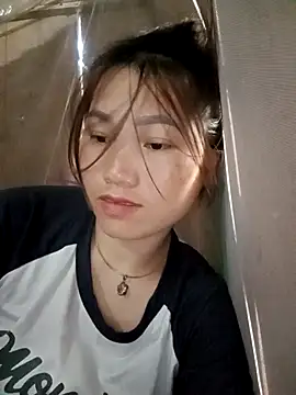 Snapshot of min-xinh chatting on 10/16/25, 09:10 min-xinh online show from 10/16/25, 09:10