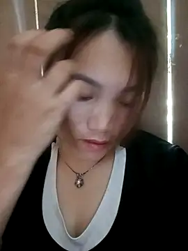 Snapshot of min-xinh chatting on 10/18/25, 06:26 min-xinh online show from 10/18/25, 06:26