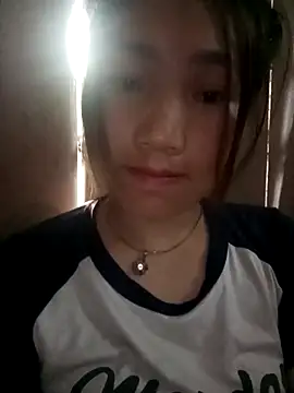 Snapshot of min-xinh chatting on 10/21/25, 12:22 min-xinh online show from 10/21/25, 12:22