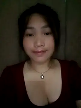 Snapshot of min-xinh chatting on 10/22/25, 03:01 min-xinh online show from 10/22/25, 03:01