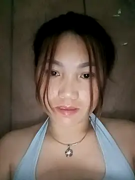 Snapshot of min-xinh chatting on 10/23/25, 05:01 min-xinh online show from 10/23/25, 05:01