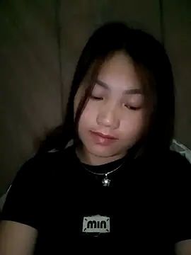 Snapshot of min-xinh chatting on 11/16/25, 08:36 min-xinh online show from 11/16/25, 08:36