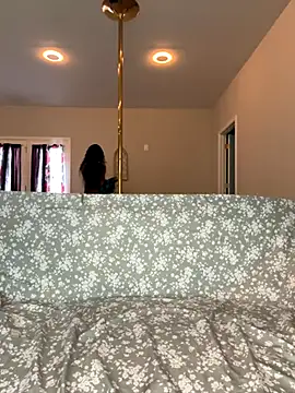 yunniq online show from 10/05/25, 09:02