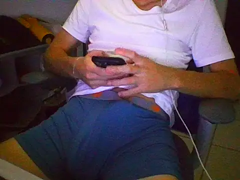 AlbertoRuiz086 online show from 10/15/25, 07:19