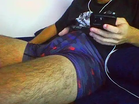 AlbertoRuiz086 online show from 10/27/25, 07:34