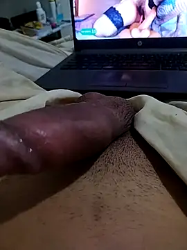 Snapshot of A_reyes1122 chatting on 10/08/25, 11:30 A reyes1122 online show from 10/08/25, 11:30