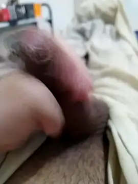 Snapshot of A_reyes1122 chatting on 10/24/25, 07:54 A reyes1122 online show from 10/24/25, 07:54