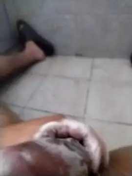 Snapshot of A_reyes1122 chatting on 10/31/25, 04:13 A reyes1122 online show from 10/31/25, 04:13