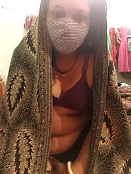 Snapshot of Desi_Lilly01 chatting on 11/22/25, 07:57 Desi Lilly01 online show from 11/22/25, 07:57